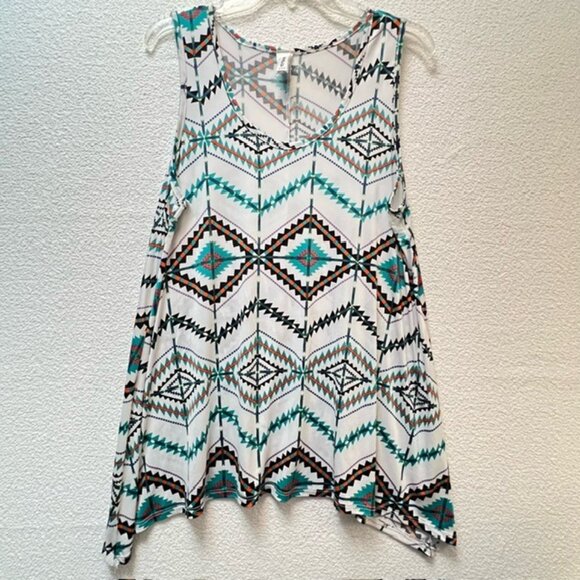 R. Rouge Women's Sleeveless Aztec Print Sharkbite Hem Tunic, Plus Size 1X - Picture 1 of 5
